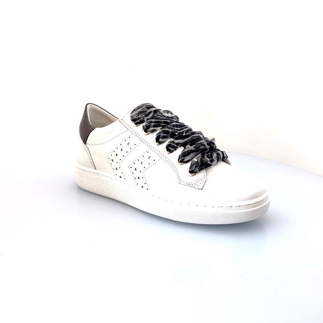 loren-scarpa-sportiva-donna-con-lacci-art-c3979-19483