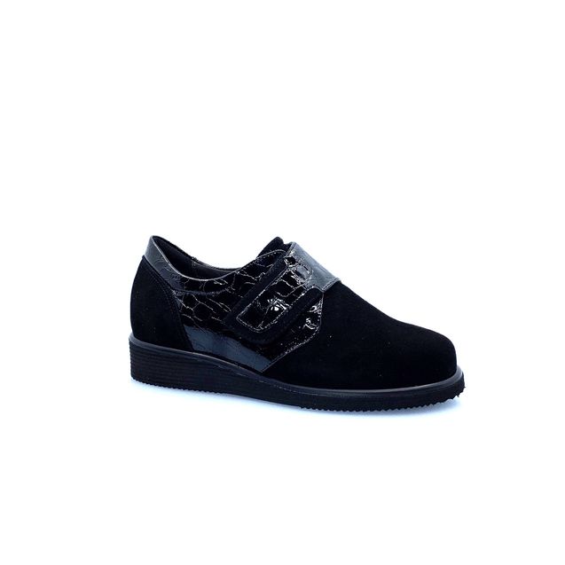 tomasi-scarpa-donna-con-strec-art-levante-19980