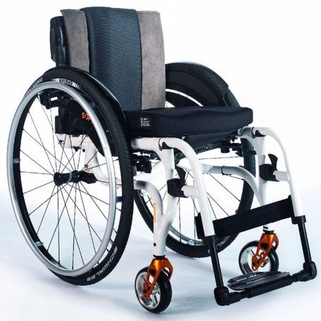 CARROZZINA SUPERLEGGERA PIEGHEVOLE QUICKIE XENON 2 SA