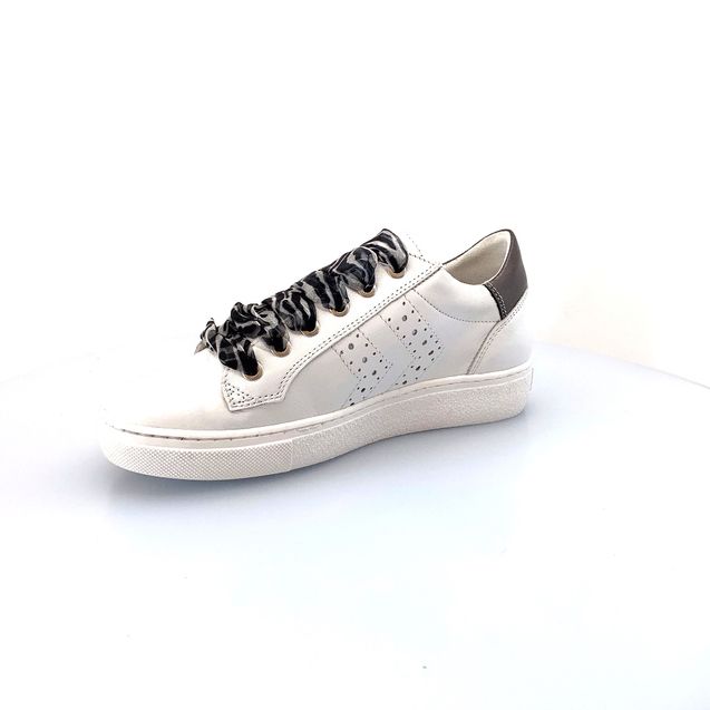 loren-scarpa-sportiva-donna-con-lacci-art-c3979-19483