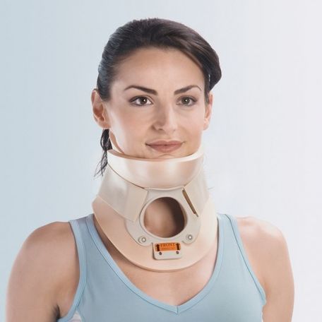 COLLARE CERVICALE PHILADELPHIA CON FORO PER TRACHEOTOMIA FGP CLL901/3