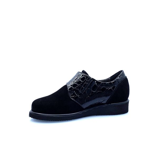 tomasi-scarpa-donna-con-strec-art-levante-19980